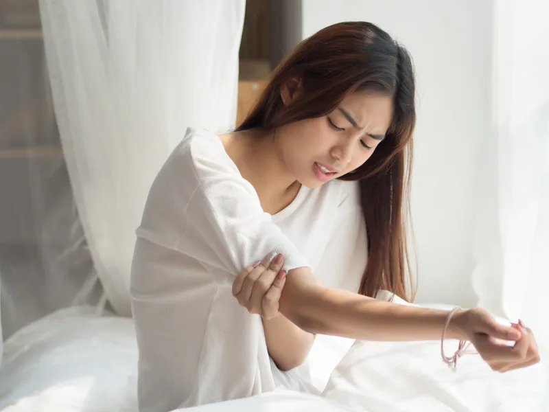 How Eagle Trace Spine & Sport treats elbow pain in Burnsville