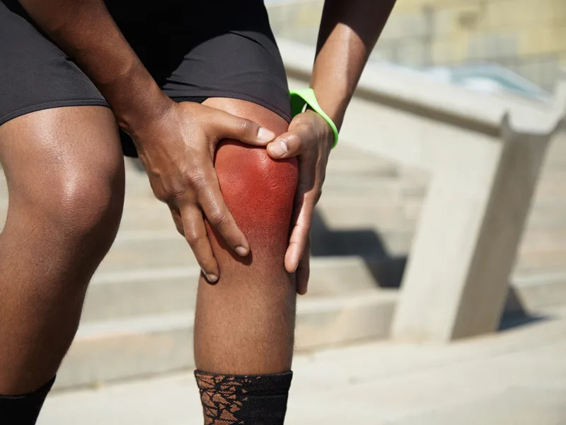 Eagle Trace Spine & Sport treating knee pain in Burnsville