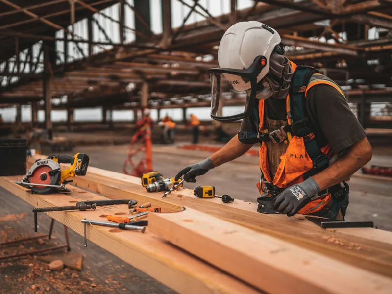 Eagle Trace Spine & Sport treating work injury in Burnsville